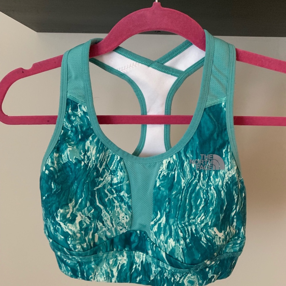 Women’s Northface sports bra